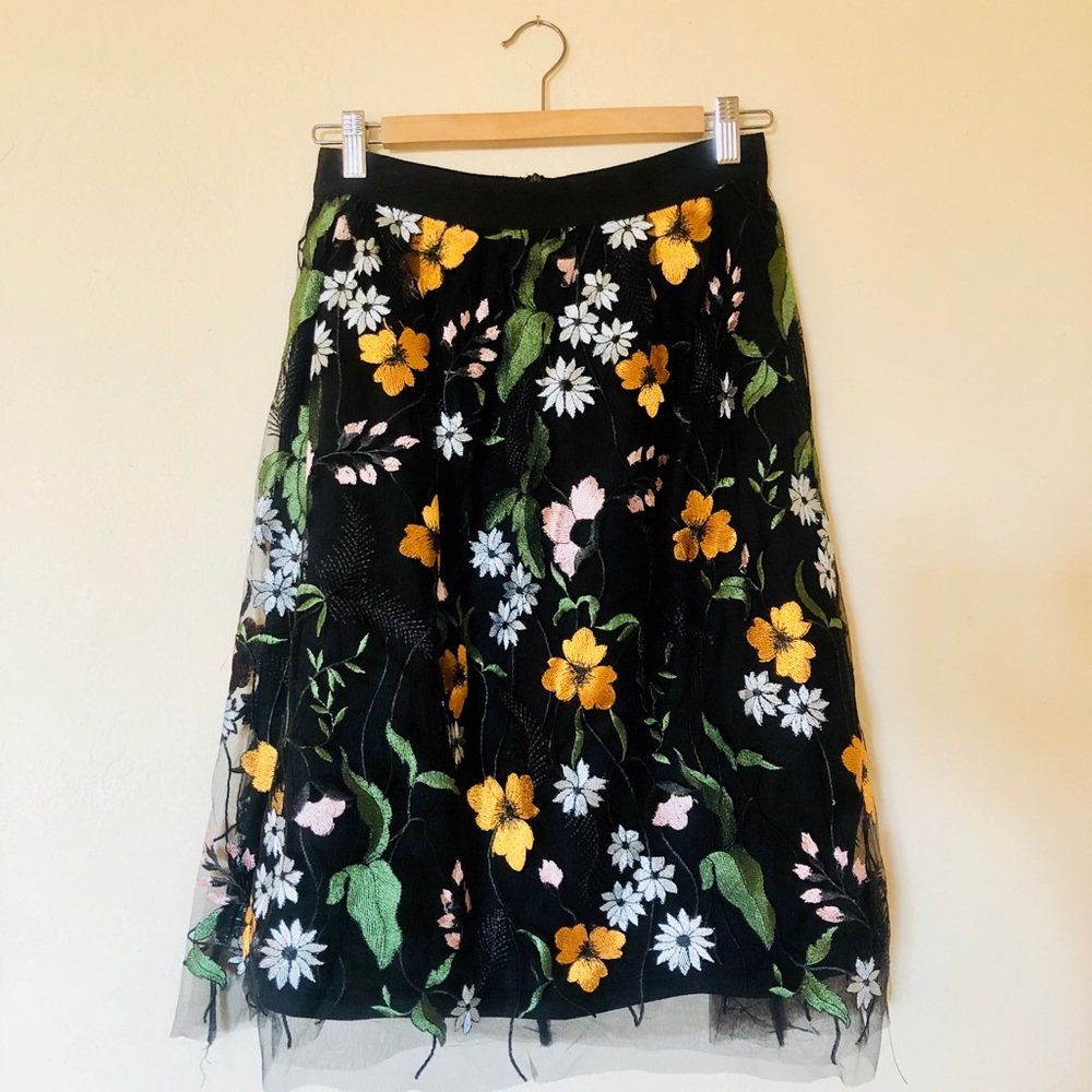 Women’s Embroidered Floral/Flower Skirt